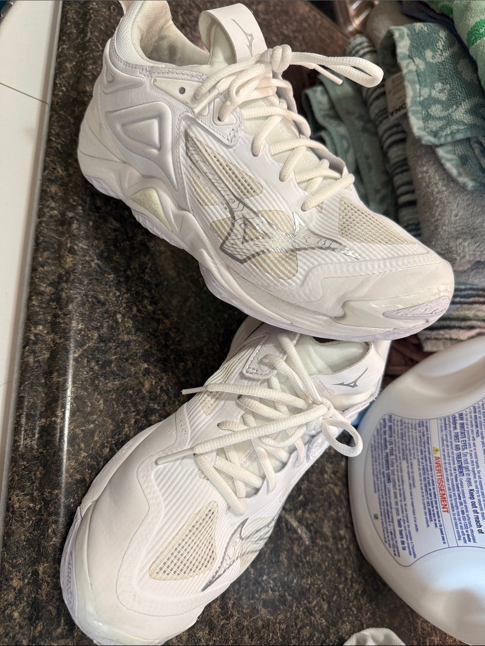 Mizuno White women’s Lightweight Training Sneakers
